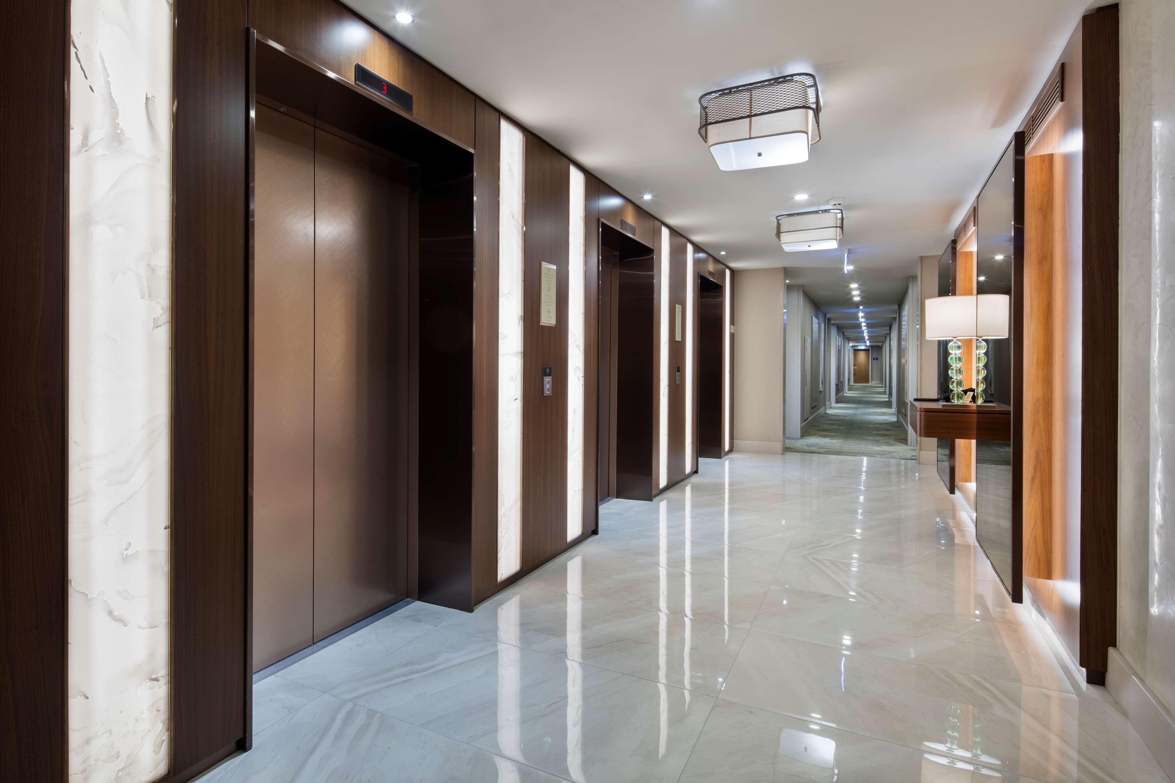 Doubletree By Hilton Skopje Exterior foto Elevators at the Ritz-Carlton, Boston