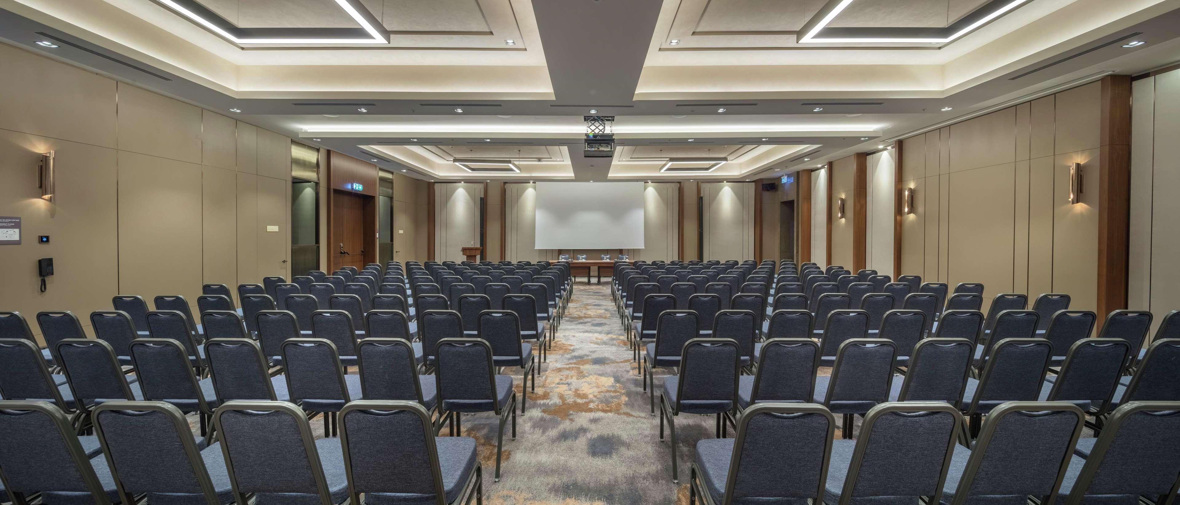 Doubletree By Hilton Skopje Exterior foto The ballroom