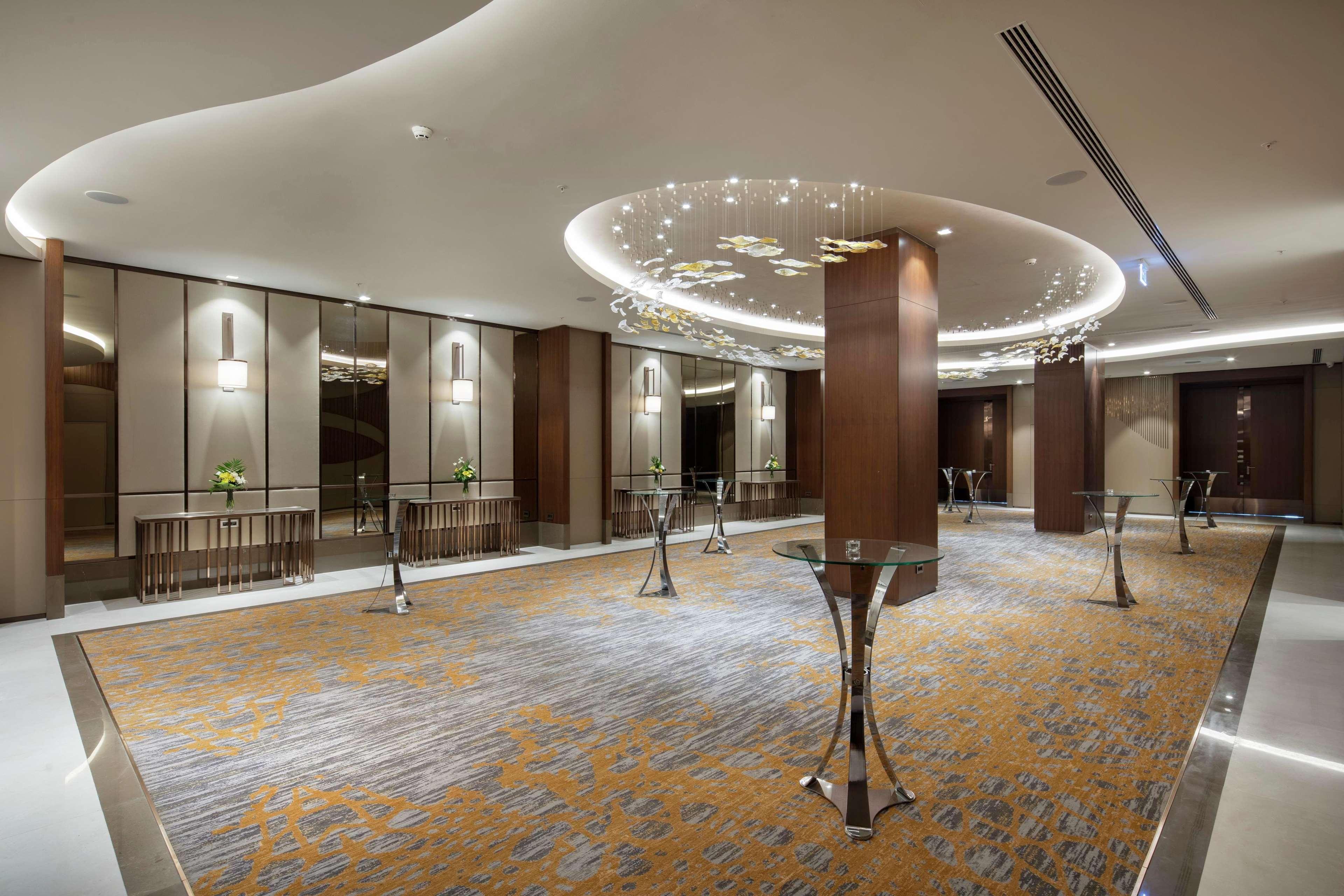 Doubletree By Hilton Skopje Exterior foto The Grand Ballroom