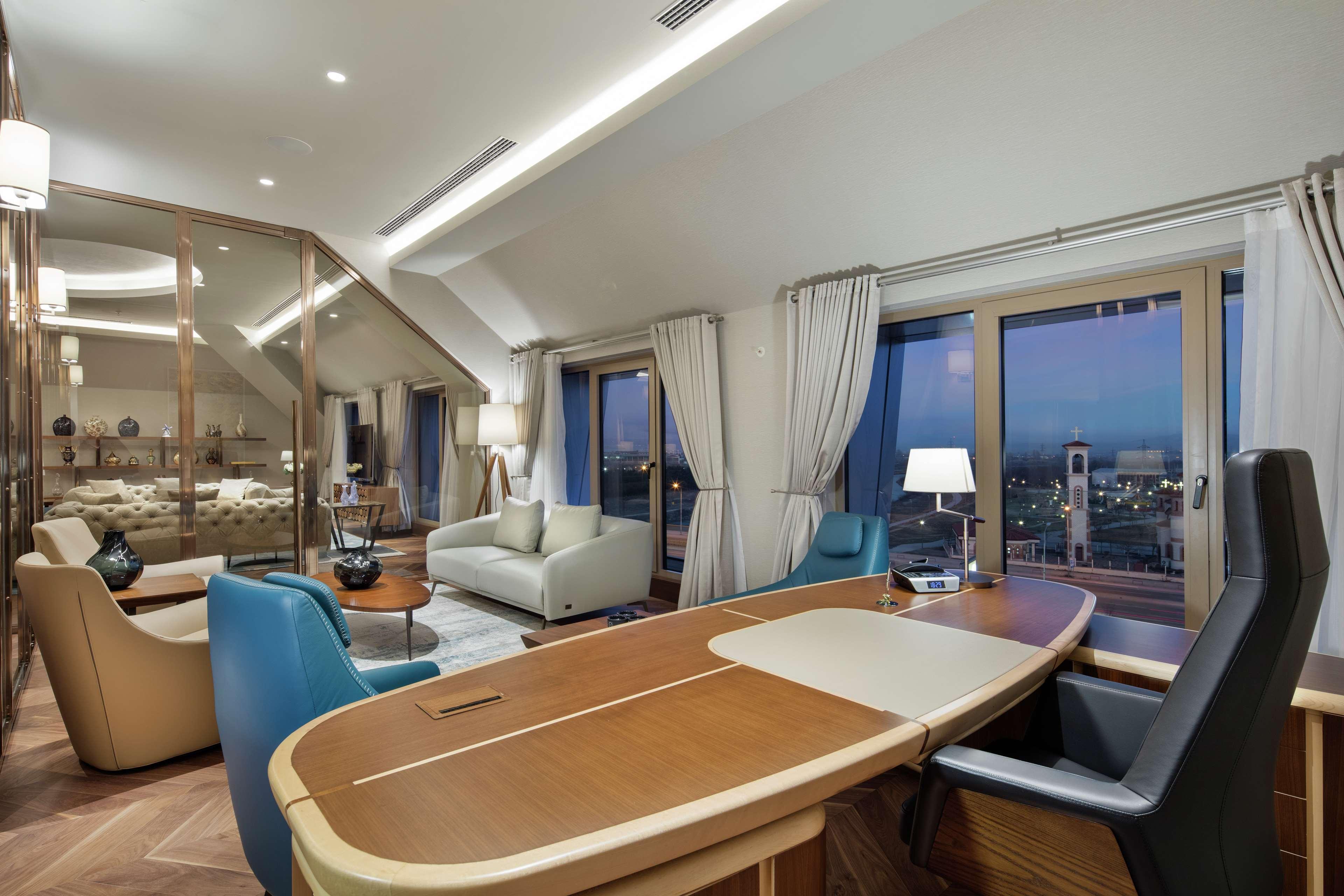 Doubletree By Hilton Skopje Exterior foto The interior of the presidential suite