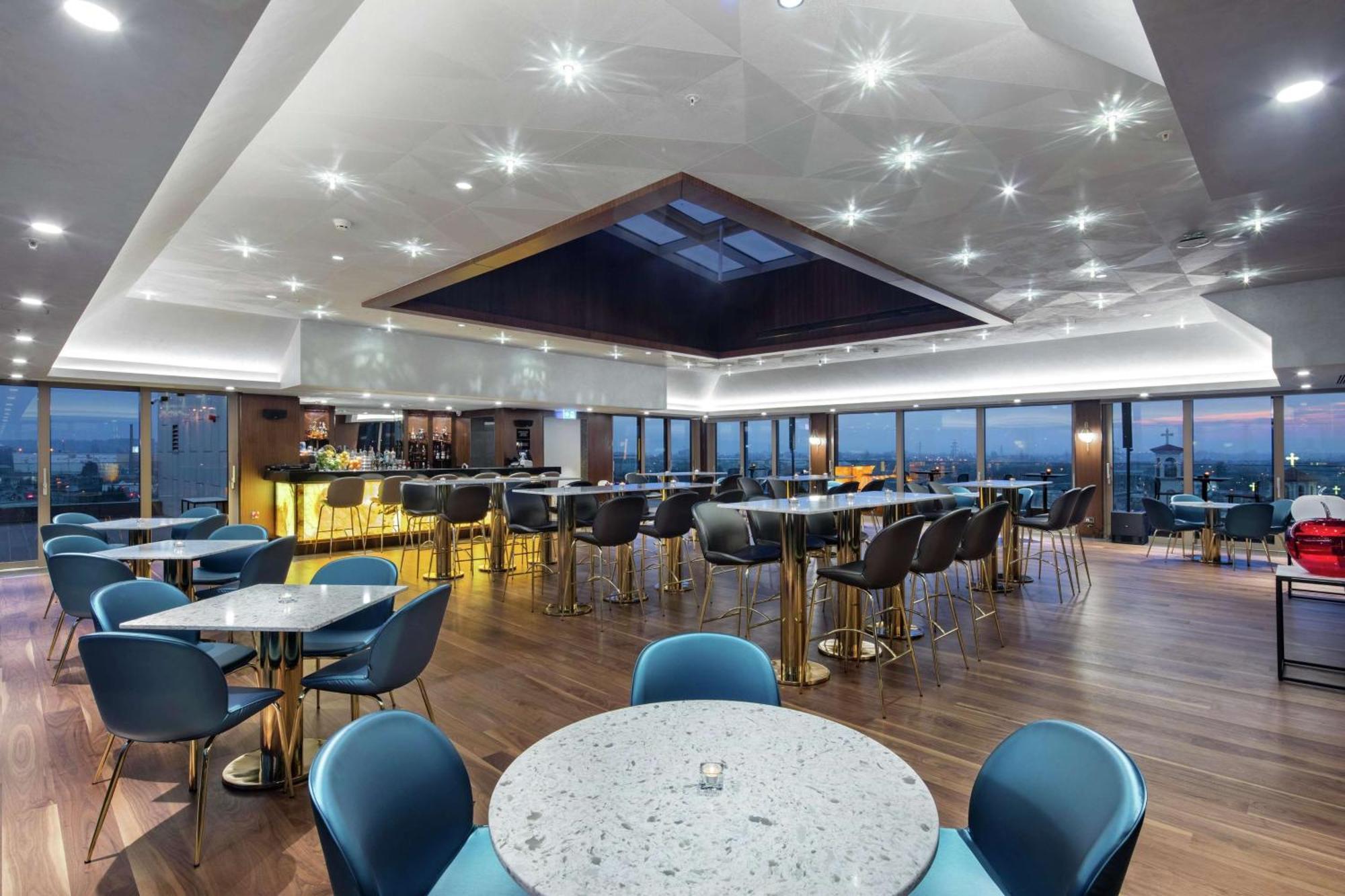 Doubletree By Hilton Skopje Exterior foto The Club lounge at London Heathrow Airport