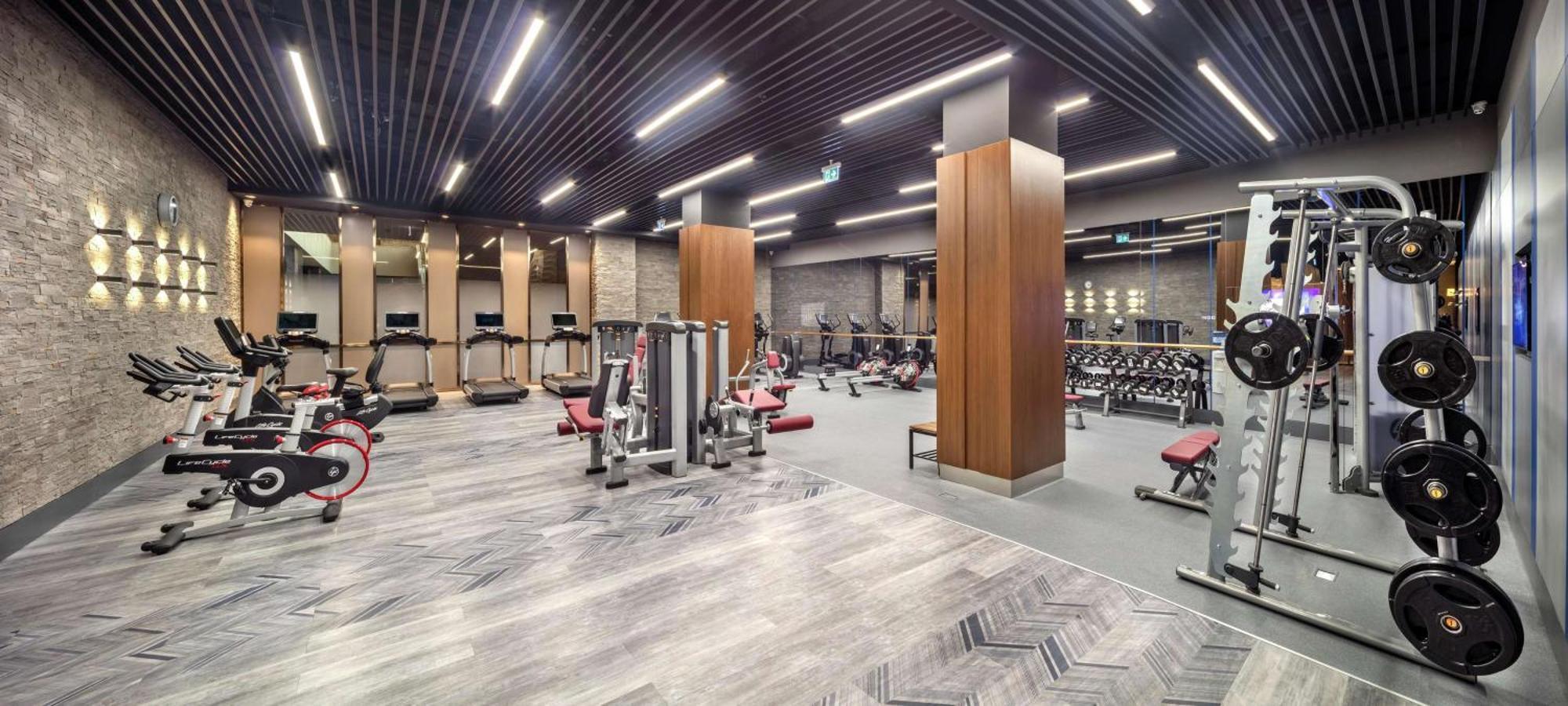 Doubletree By Hilton Skopje Exterior foto The gym at the Ritz-Carlton, DIFC