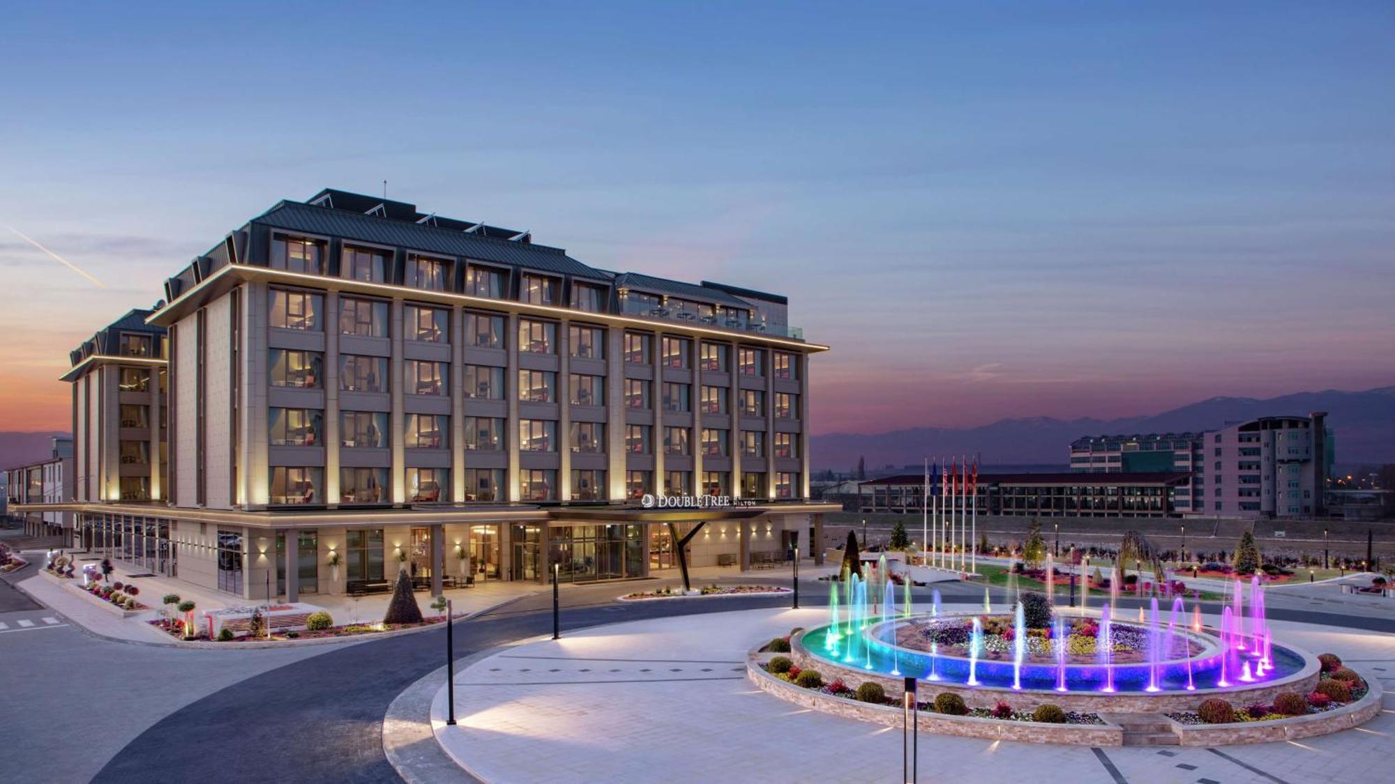 Doubletree By Hilton Skopje Exterior foto Hilton Athens