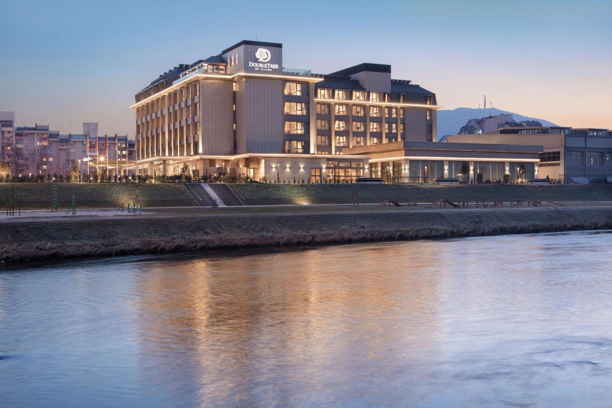 Doubletree By Hilton Skopje Exterior foto The Westin Chosun Hotel